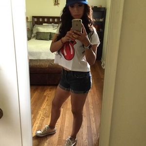 Meet your Posher, Claudia